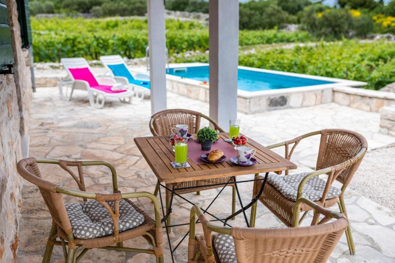 فيلا Vineyard House & Olive Grove House Račišće المظهر الخارجي الصورة